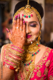 How to book a bridal makeup artist in Manpada?